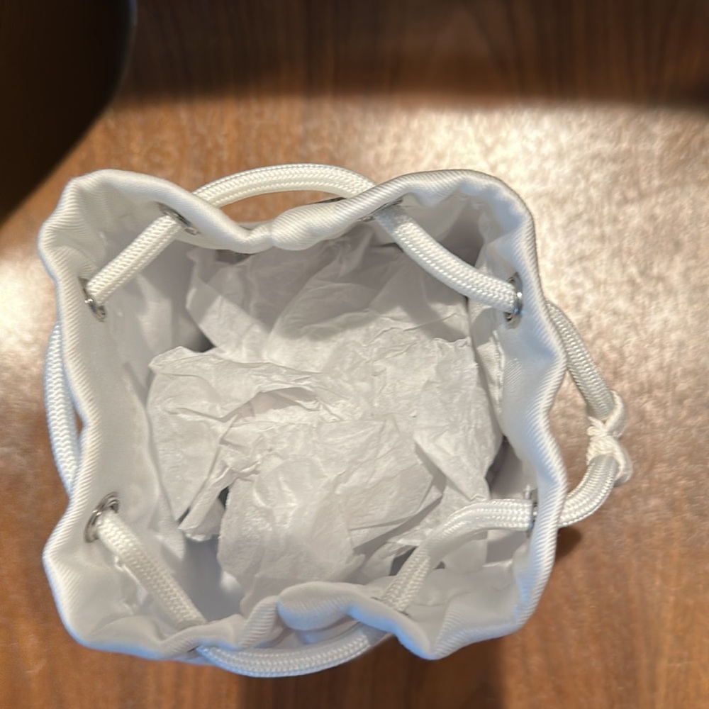 Dior White Drawstring Dust Bag Pouch 5 x 7” nwot - Picture 6 of 6